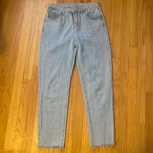 I am 5’5 normally a size 4/6 I bought these and never wore them to small